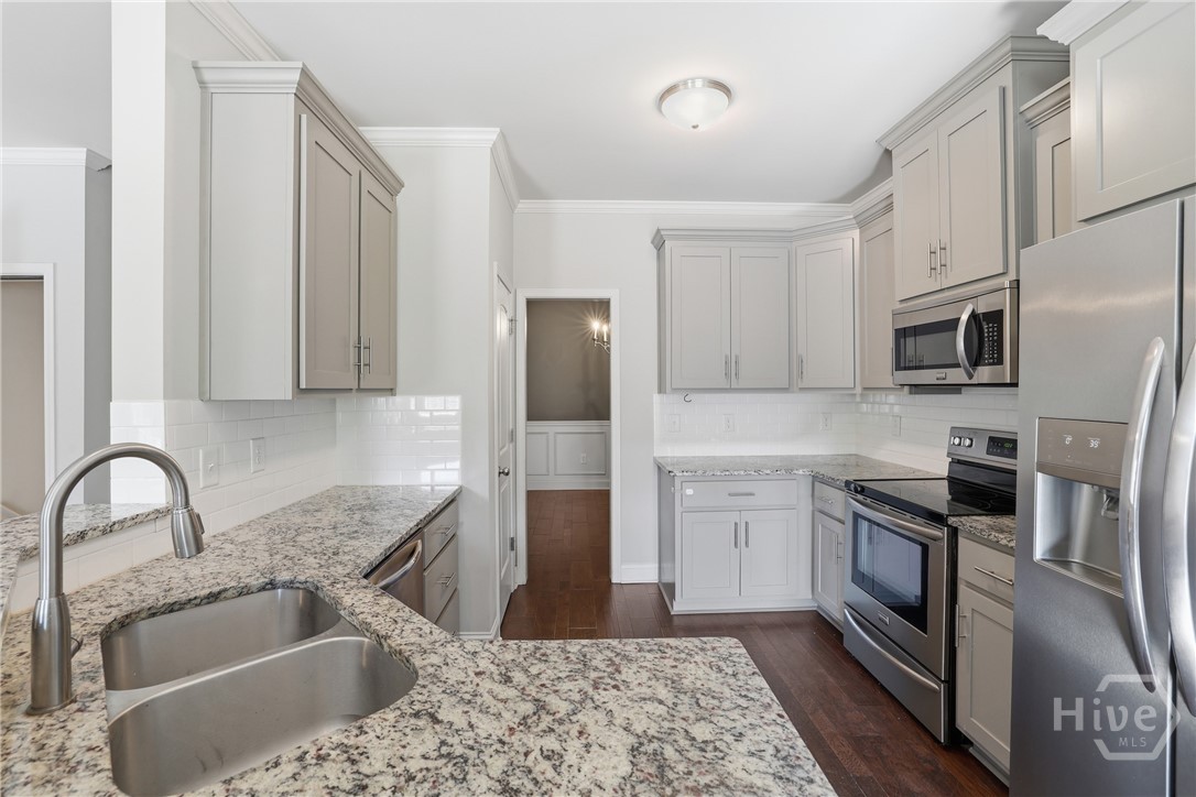 1976 Grove Park Boulevard