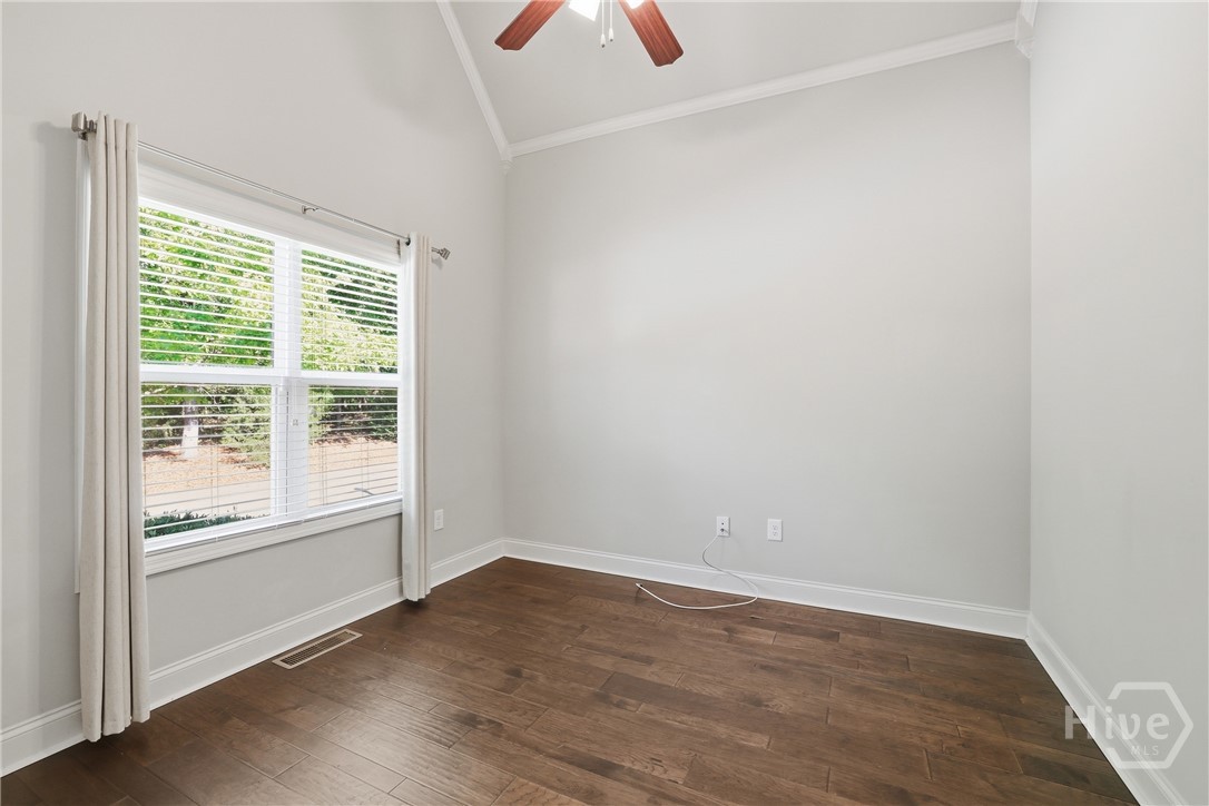 1976 Grove Park Boulevard