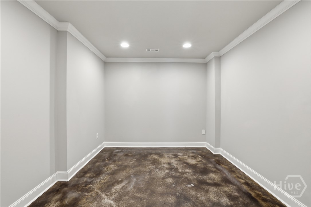 1976 Grove Park Boulevard