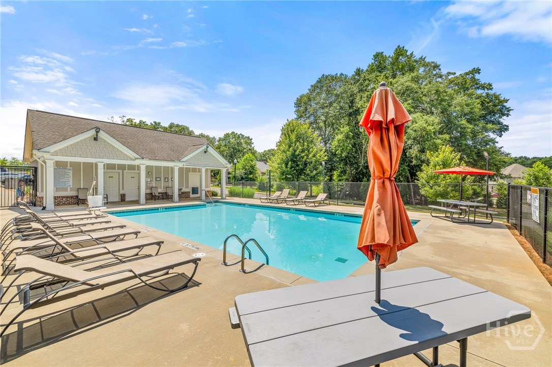 1976 Grove Park Boulevard