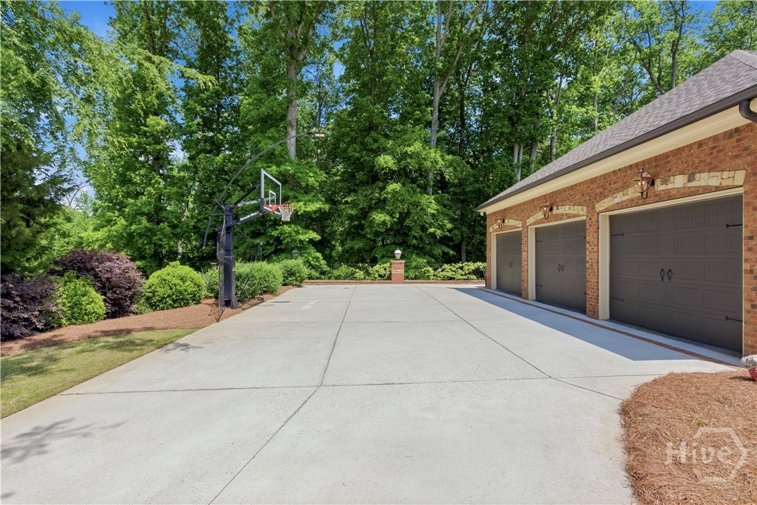 1351 Wareview Court