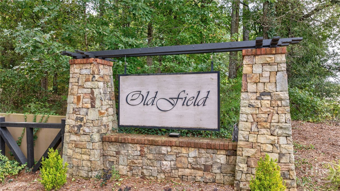 2450 Oldfield Drive