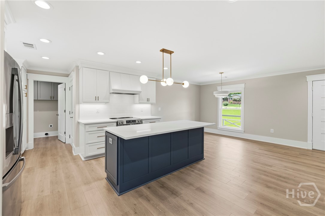 1090 Kenway Drive