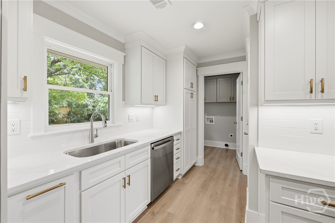 1090 Kenway Drive