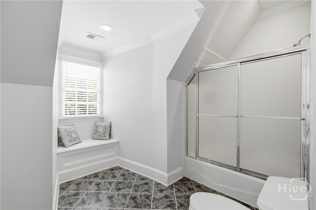 221 Hamilton Road