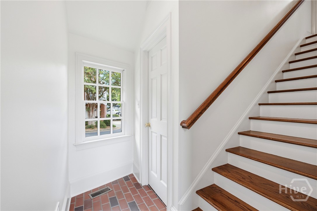 221 Hamilton Road
