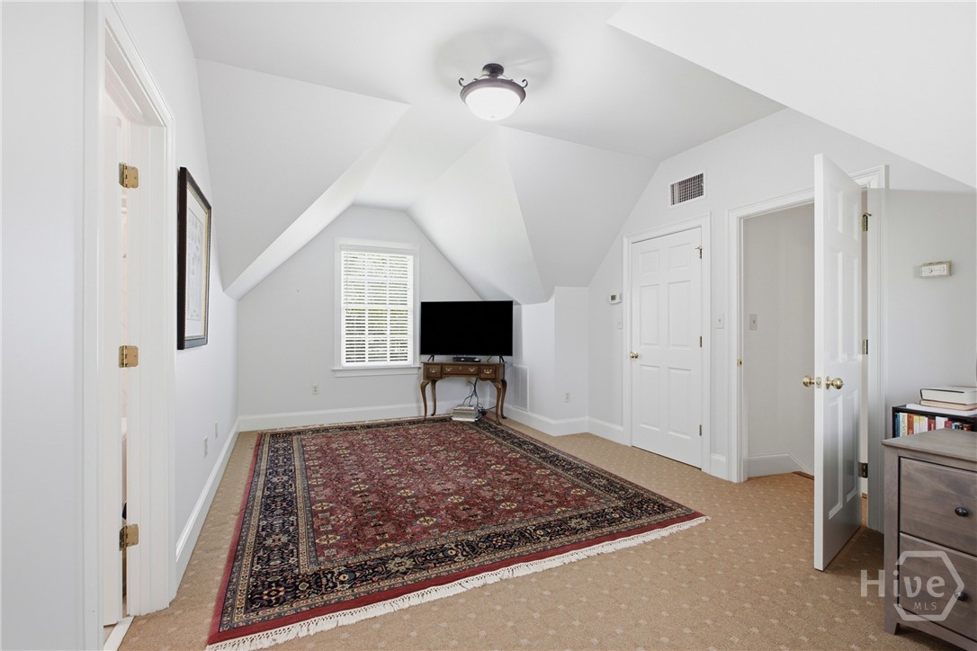 221 Hamilton Road