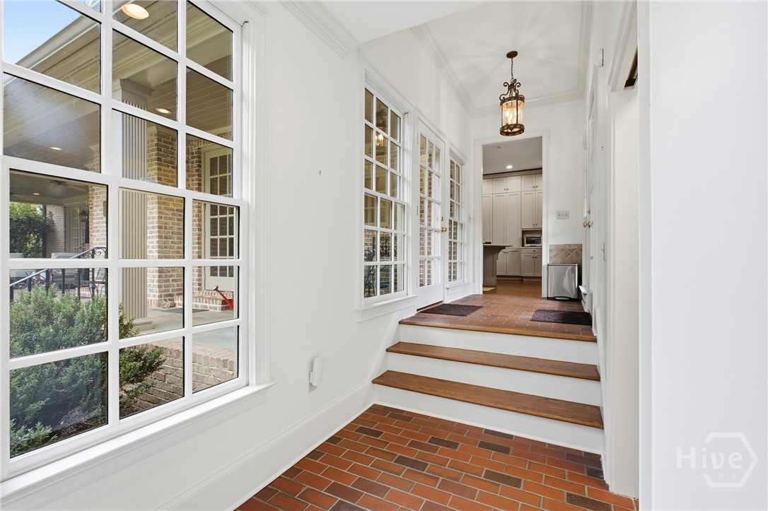 221 Hamilton Road