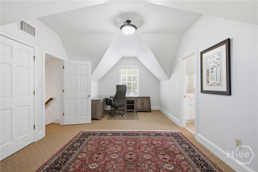 221 Hamilton Road