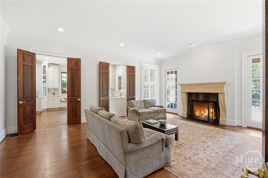 221 Hamilton Road