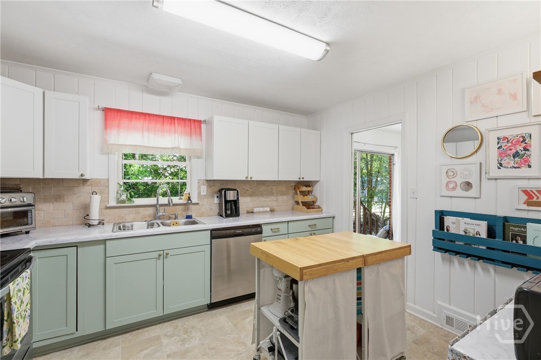 606 Forest Heights Drive