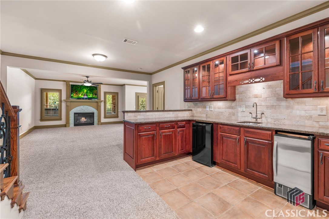 1021 Oxford Way