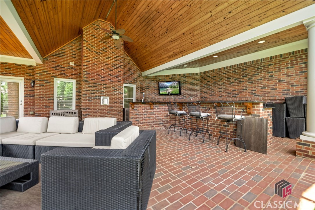 1021 Oxford Way