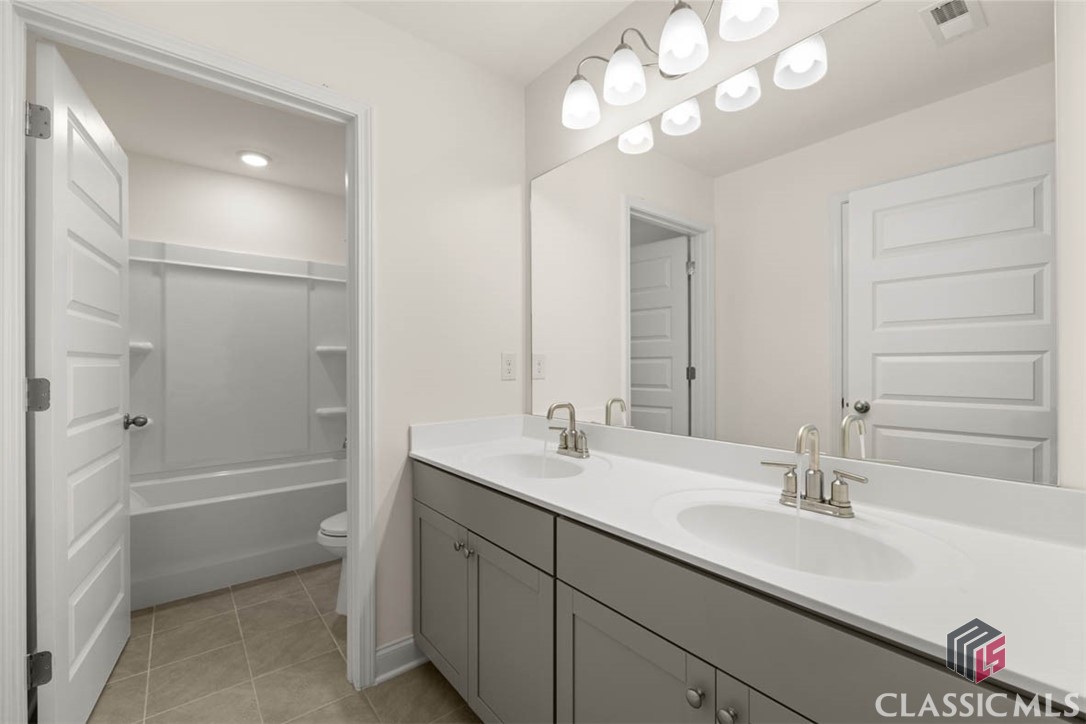 1949 Brookstone Crossing Unit: 4B