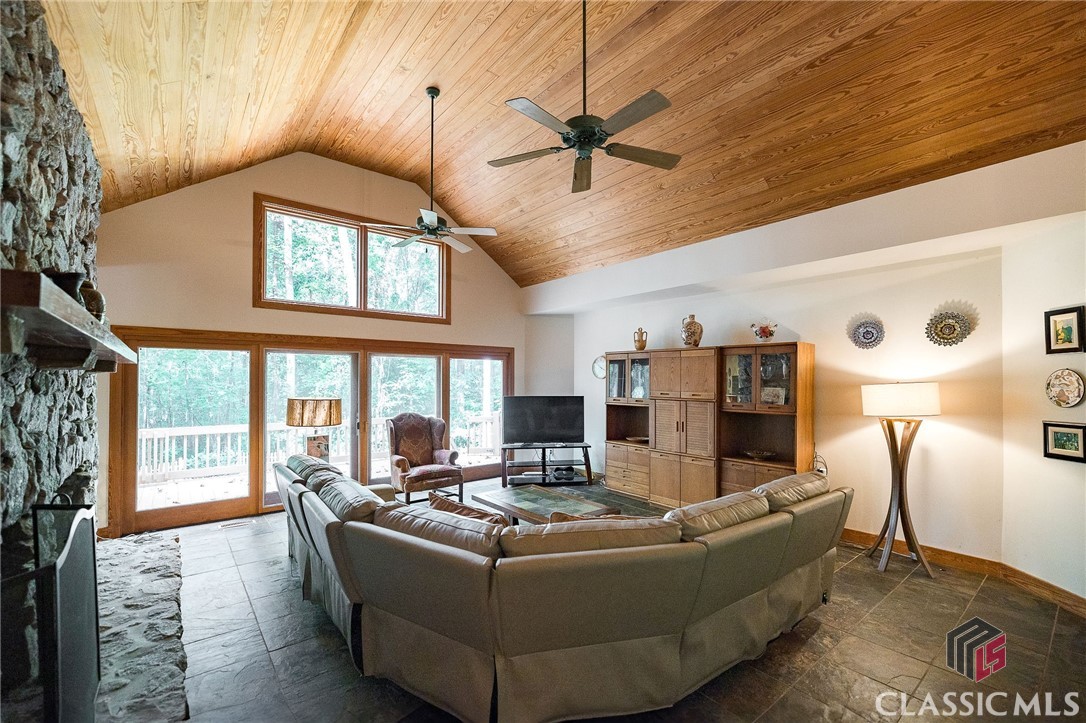 134 Tanner Bluff