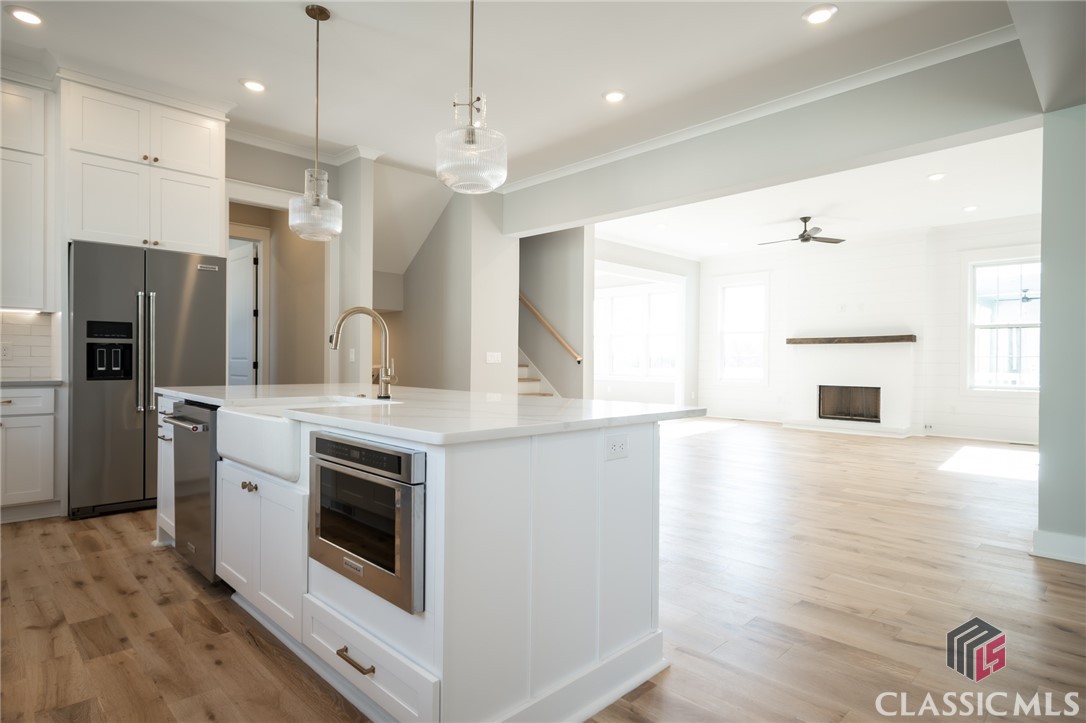 240 Highpointe Lane