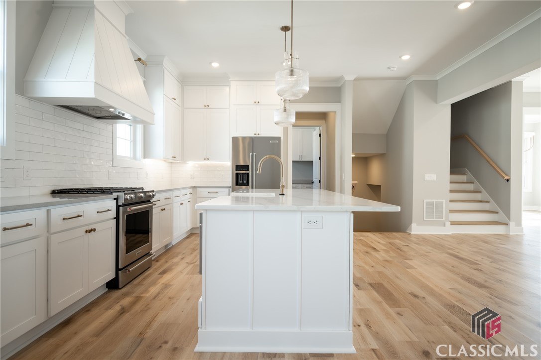 240 Highpointe Lane