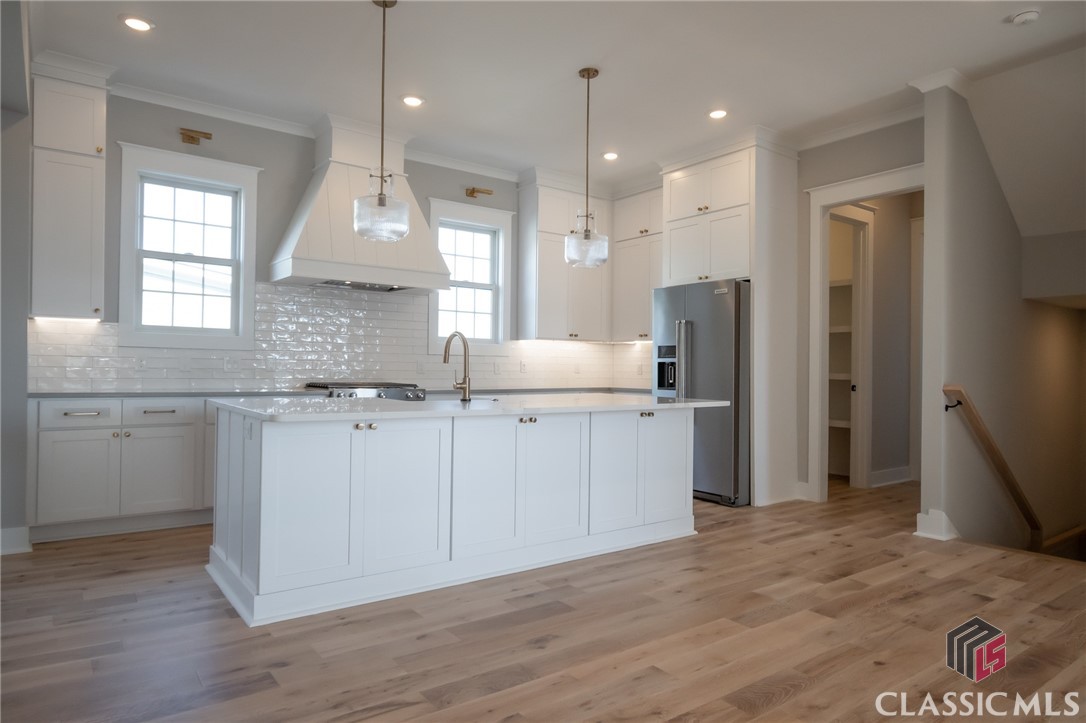 240 Highpointe Lane