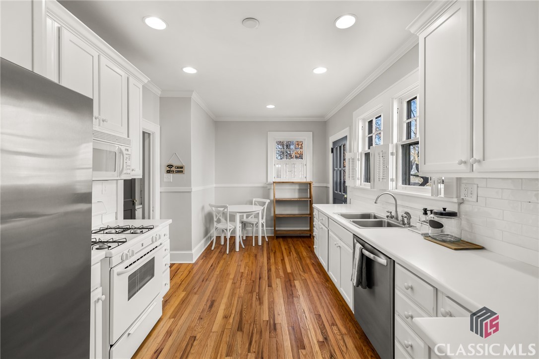 555 University Drive