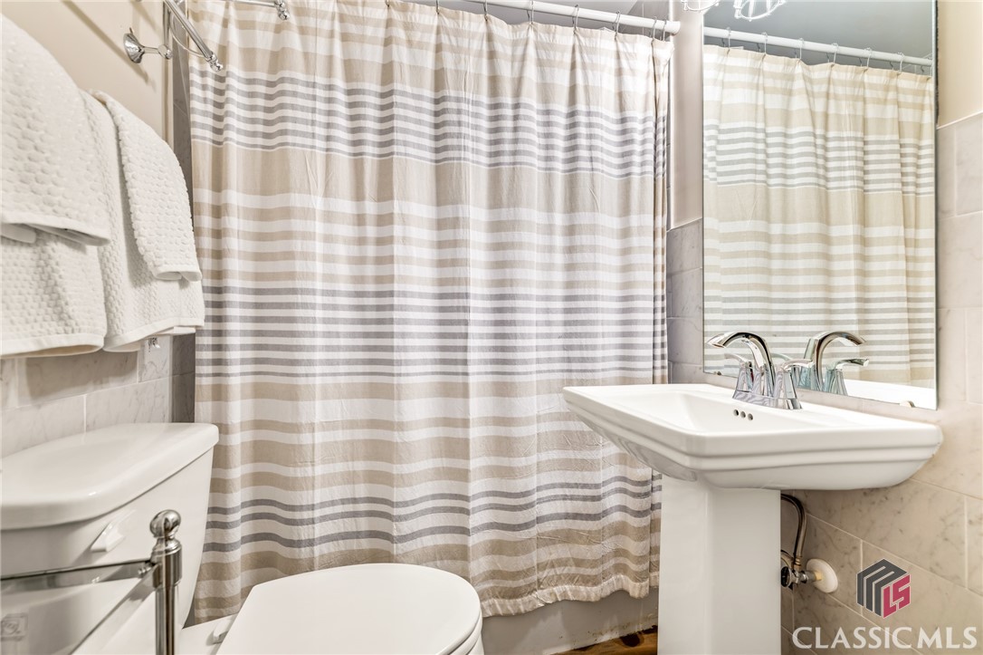 555 University Drive