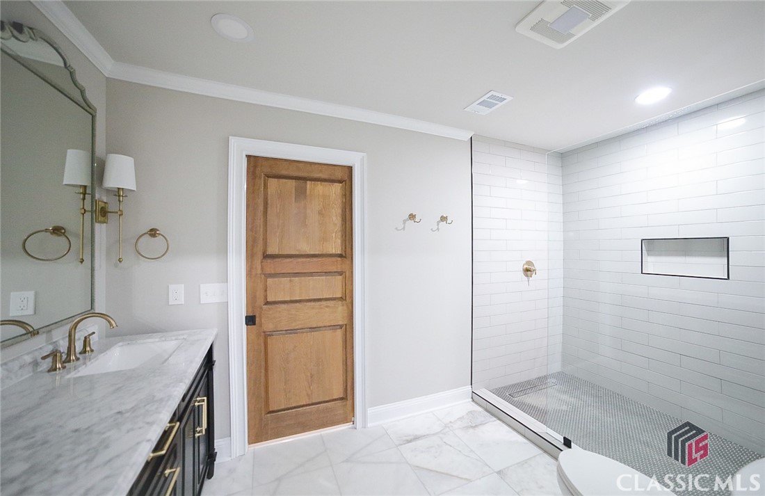 1041 Hollow Creek Way