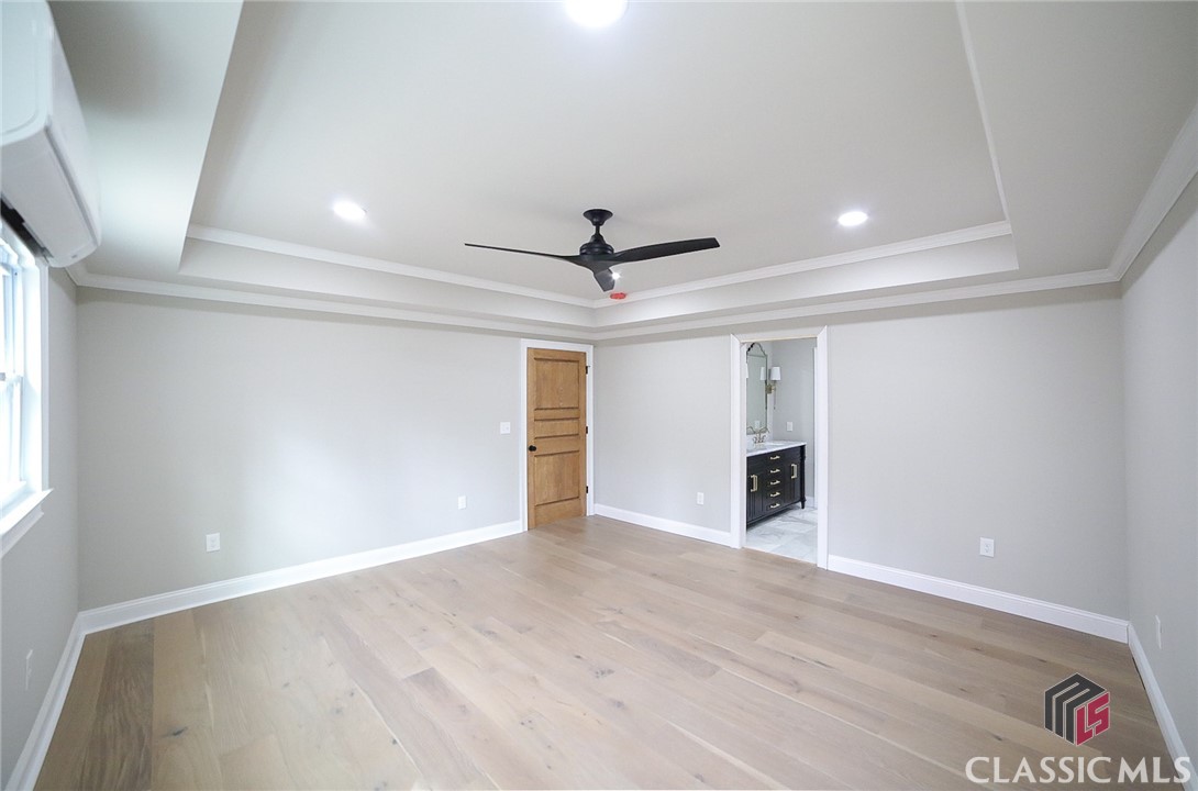 1041 Hollow Creek Way