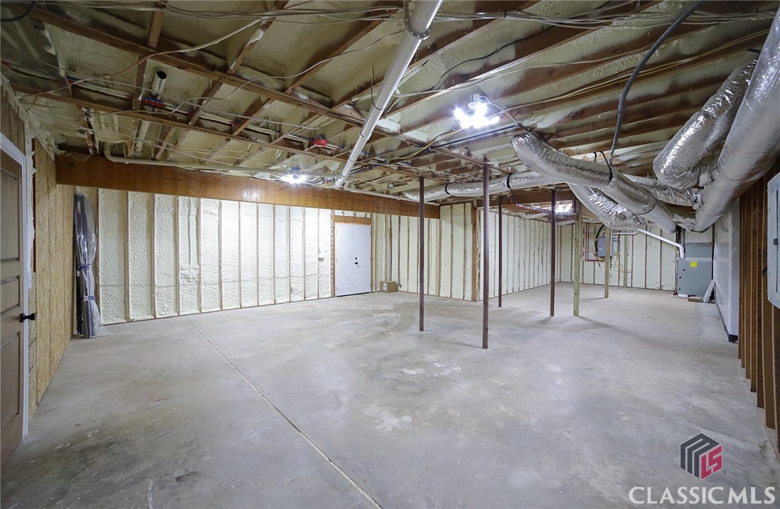 1041 Hollow Creek Way