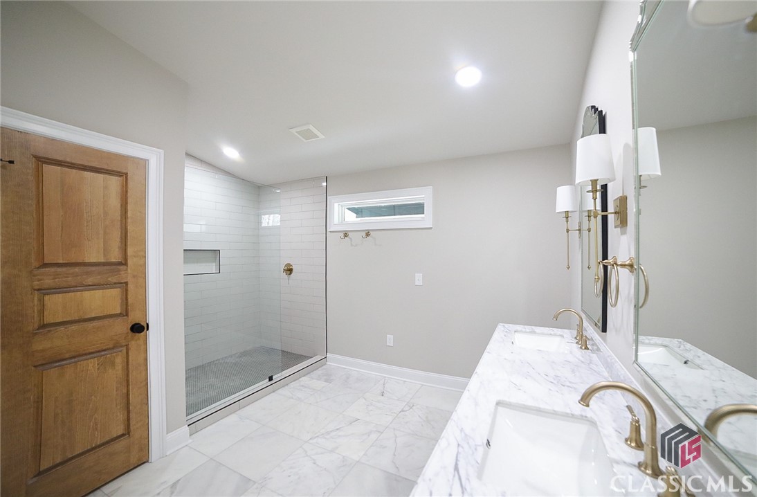 1041 Hollow Creek Way