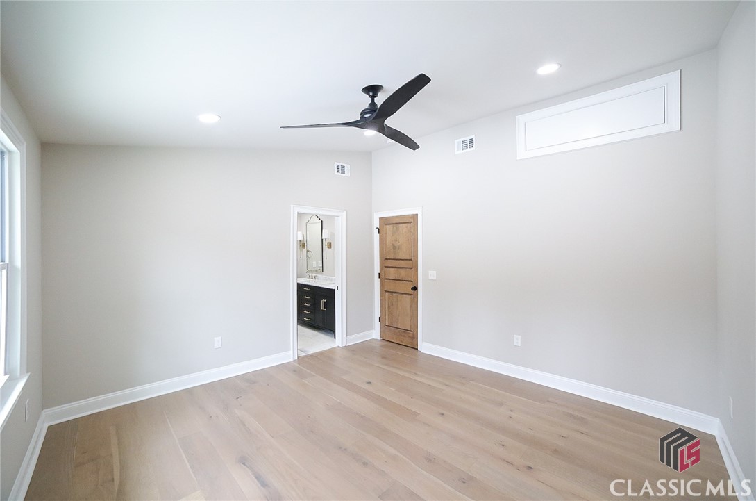 1041 Hollow Creek Way