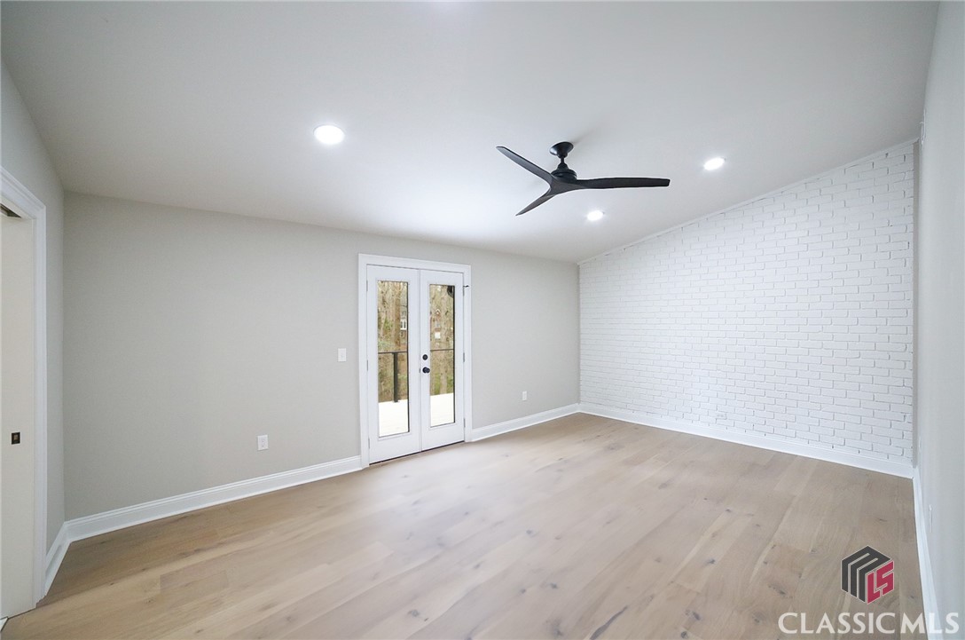 1041 Hollow Creek Way