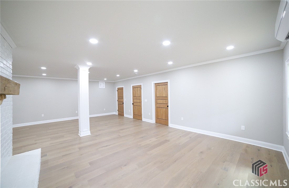 1041 Hollow Creek Way