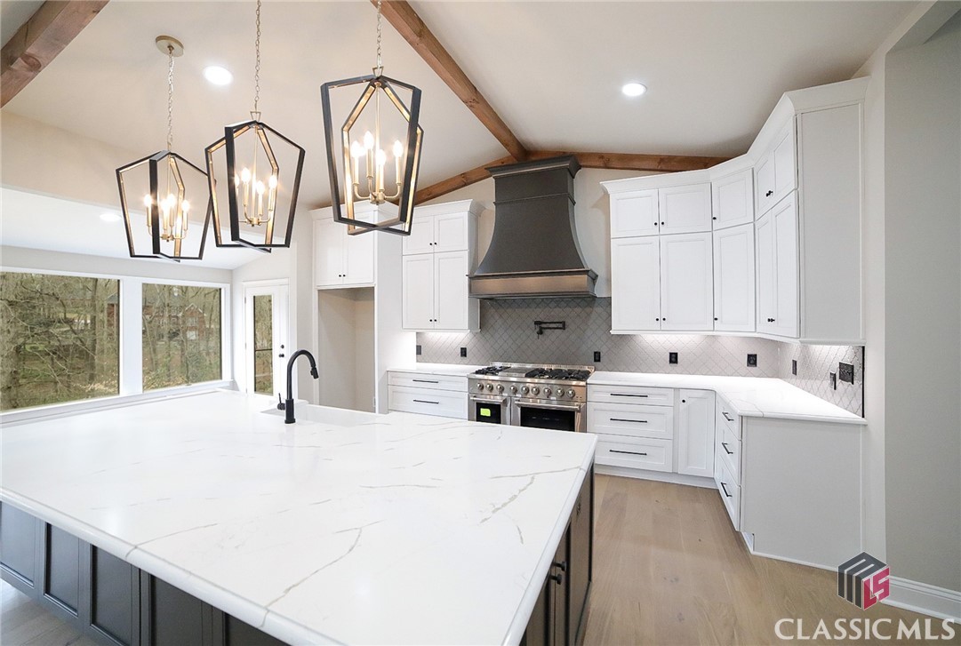 1041 Hollow Creek Way