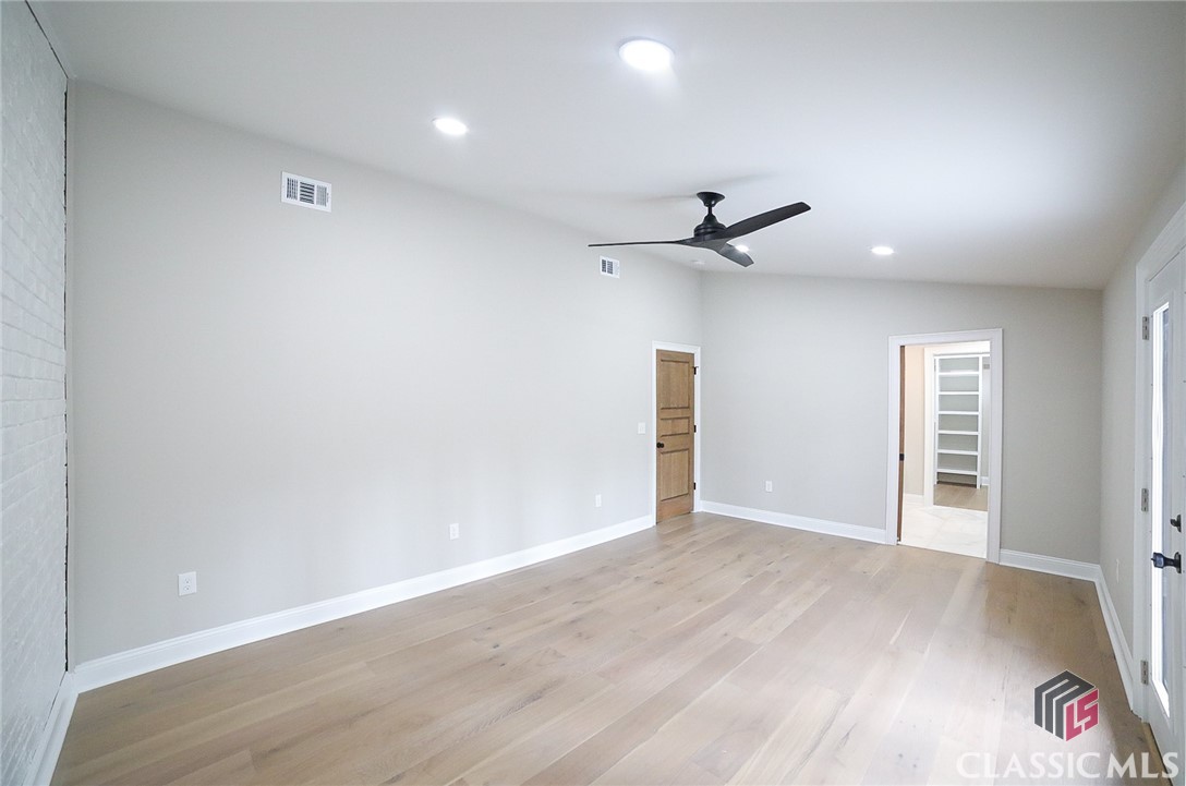 1041 Hollow Creek Way