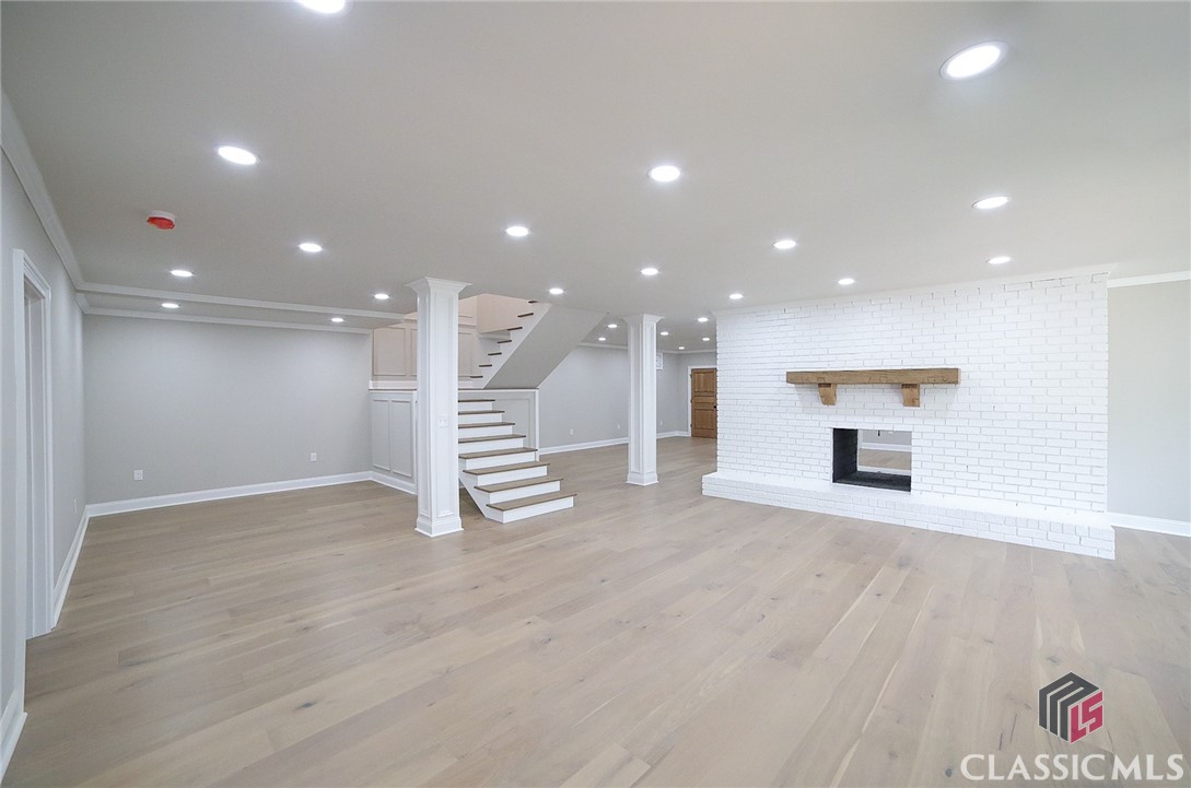 1041 Hollow Creek Way
