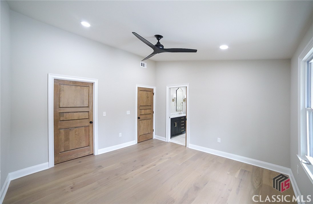 1041 Hollow Creek Way