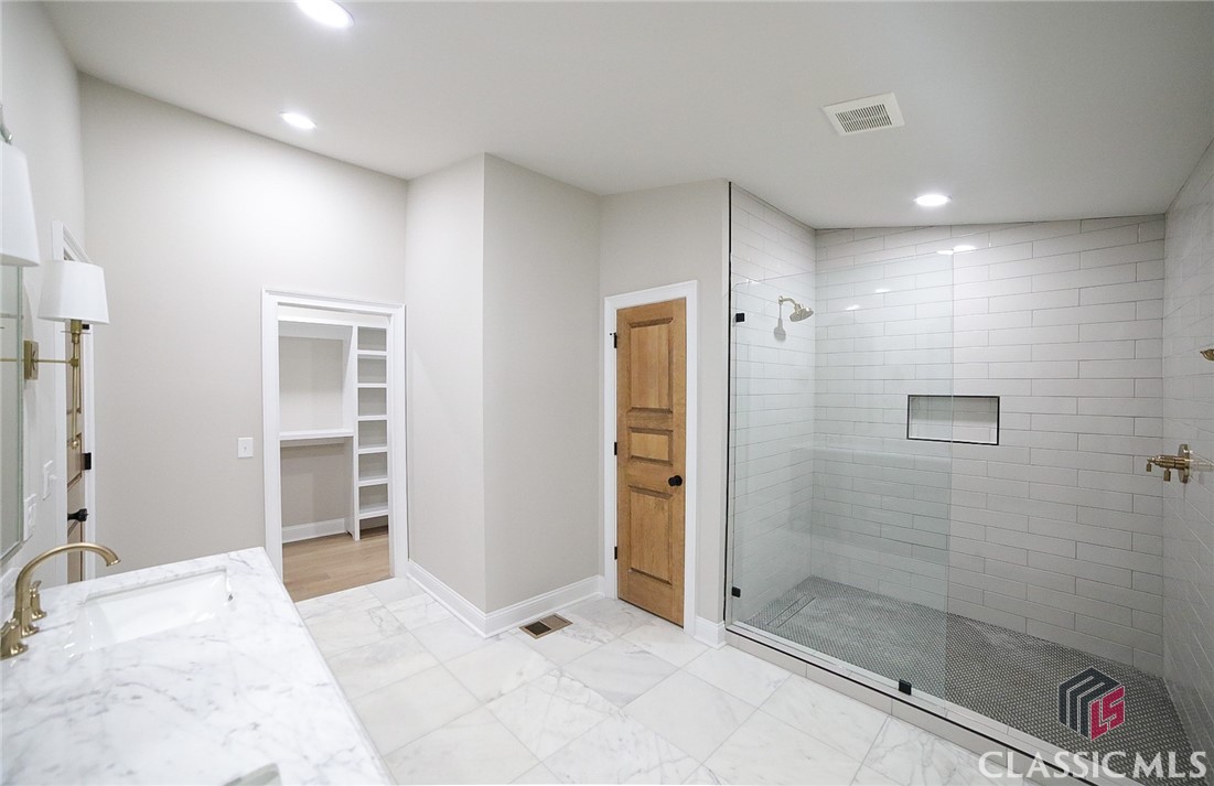 1041 Hollow Creek Way