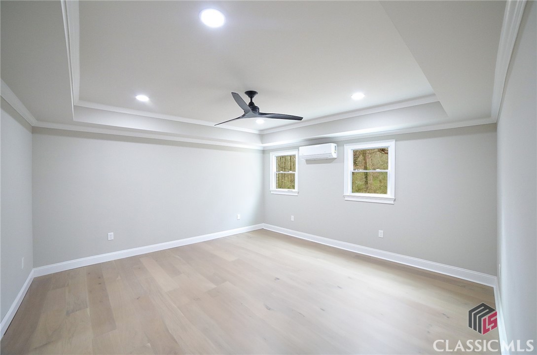 1041 Hollow Creek Way