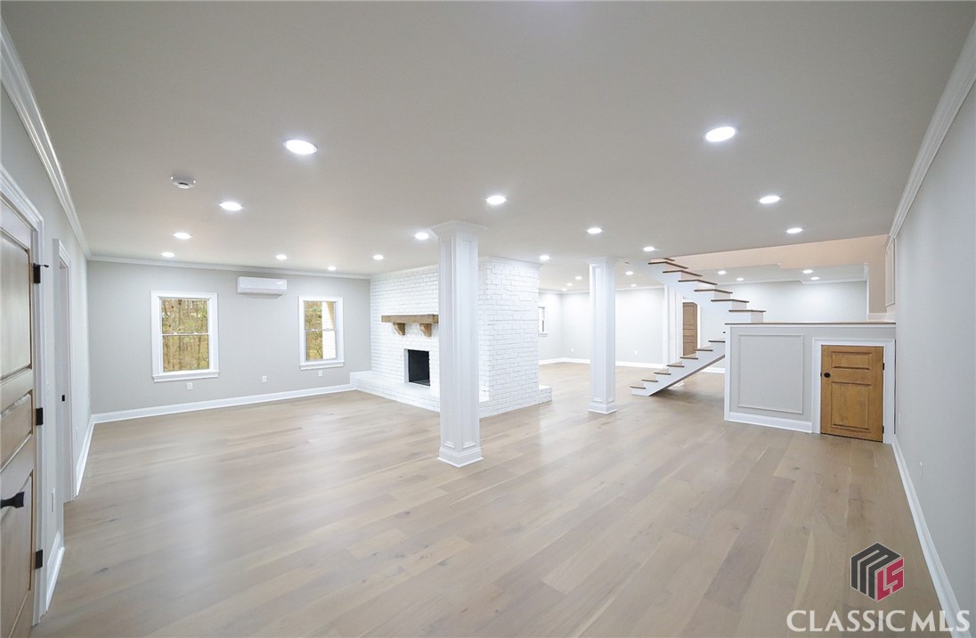 1041 Hollow Creek Way