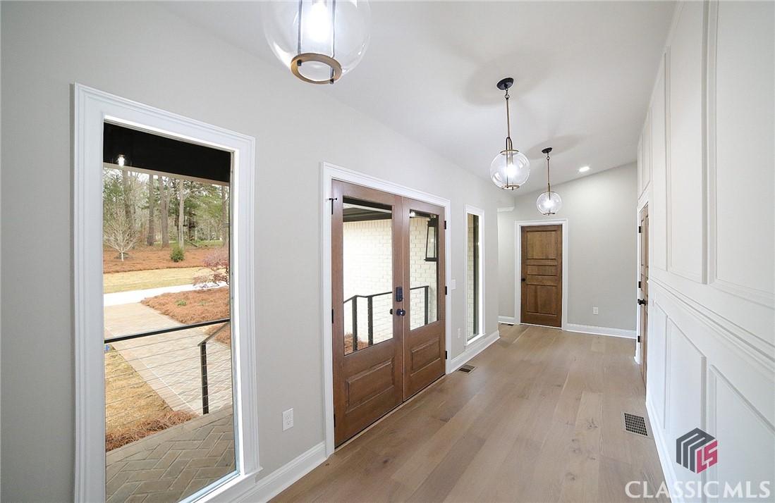 1041 Hollow Creek Way