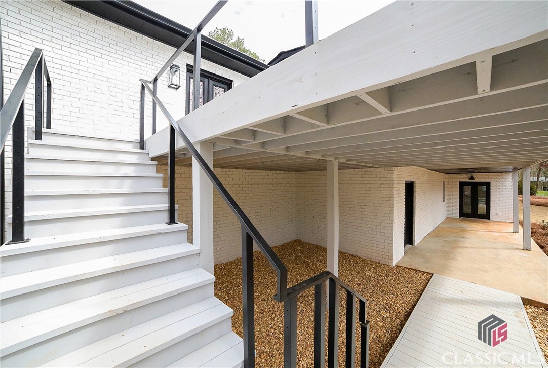 1041 Hollow Creek Way