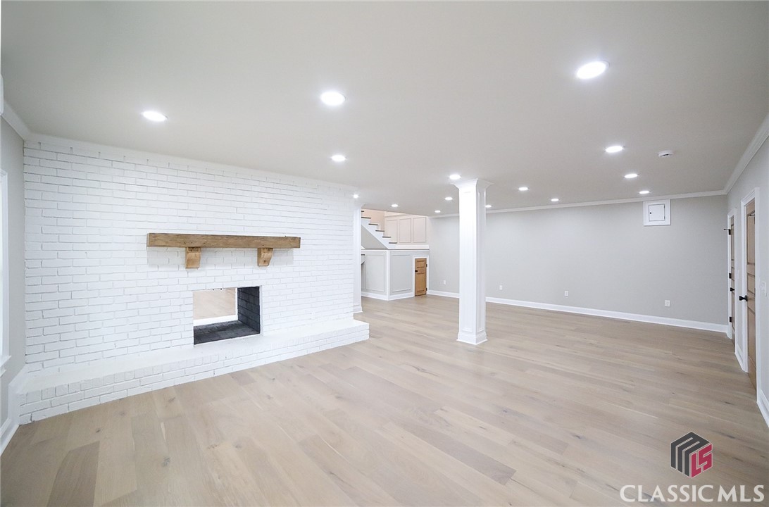 1041 Hollow Creek Way