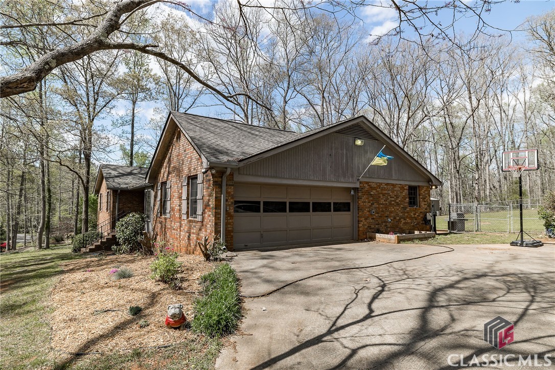 1230 Hickory Hill Drive