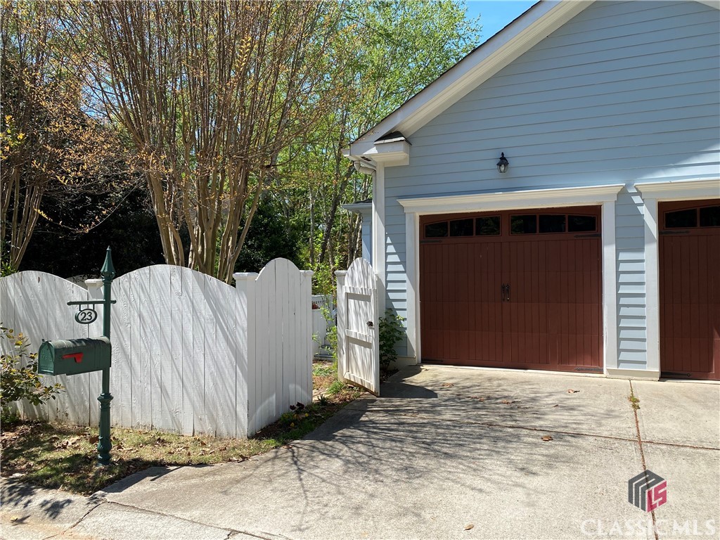 23 Chestnut Oak Run
