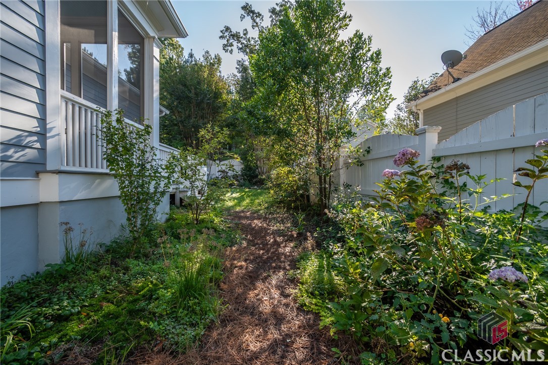 23 Chestnut Oak Run