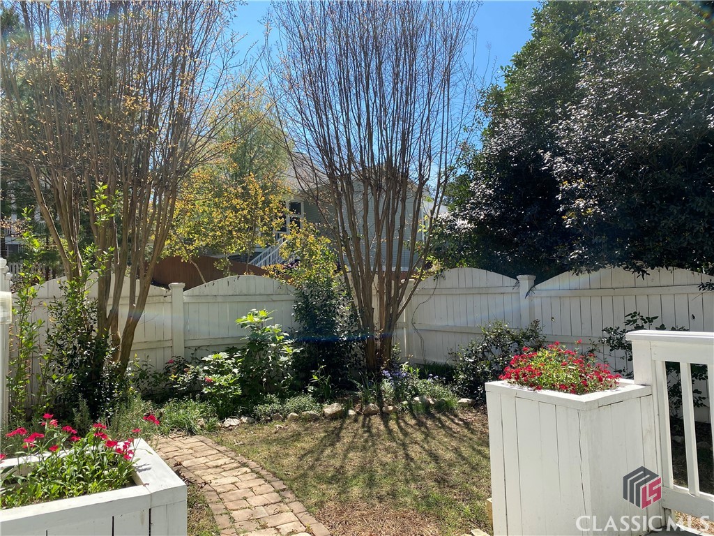 23 Chestnut Oak Run