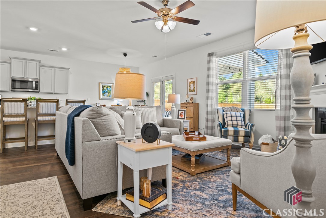 988 Graham Campbell Lane