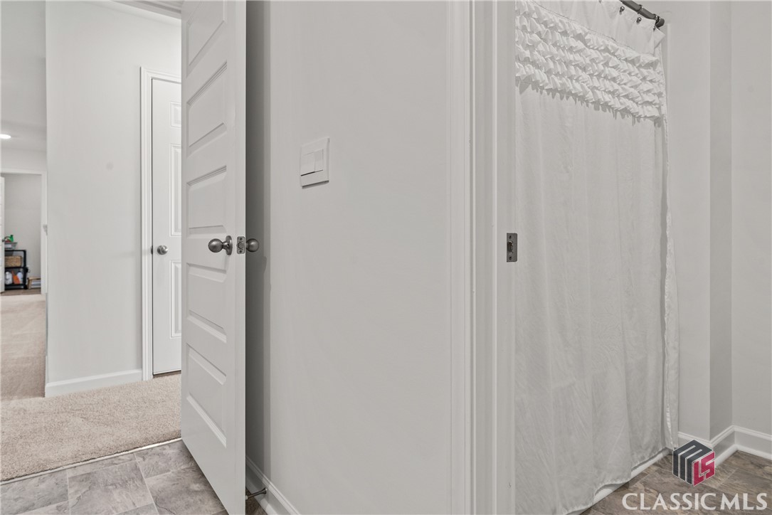 988 Graham Campbell Lane