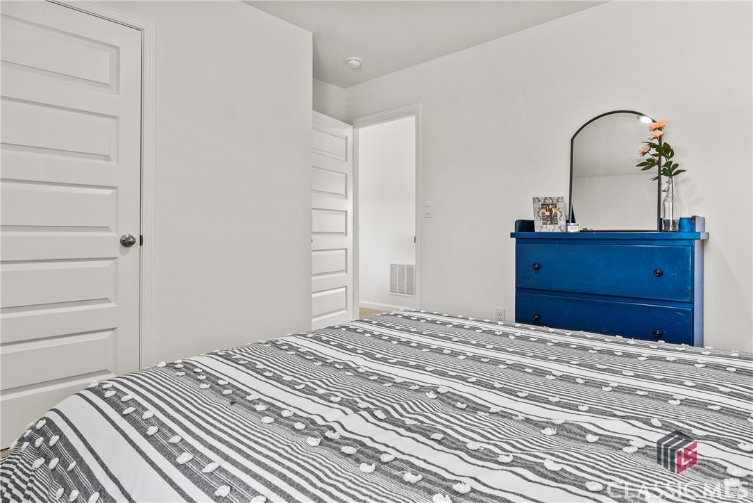 988 Graham Campbell Lane