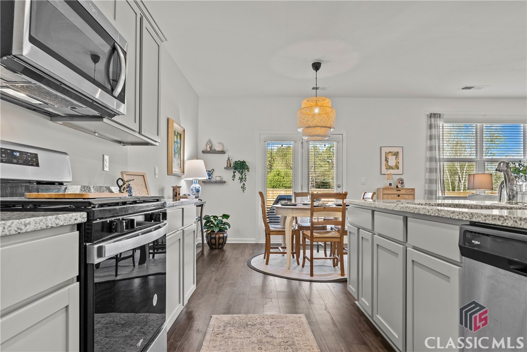 988 Graham Campbell Lane