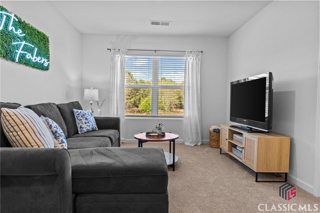 988 Graham Campbell Lane